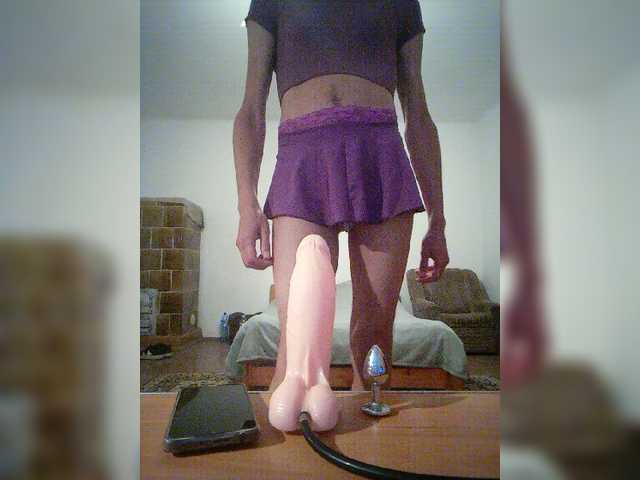 Live sex webcam photo for Lolii111 #294120959