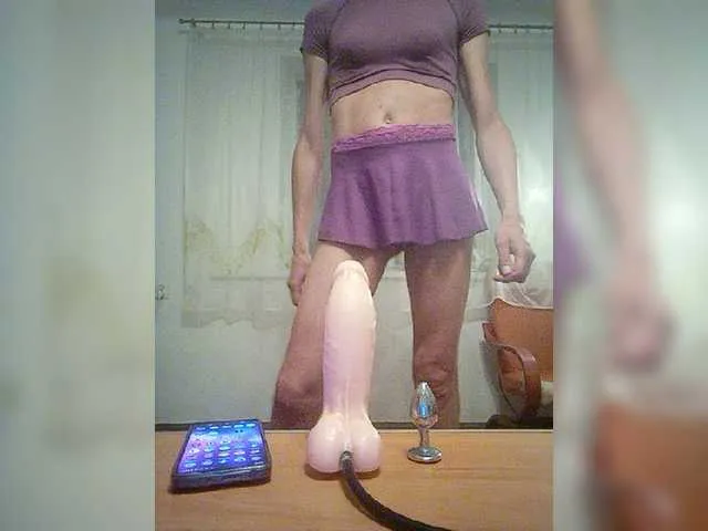 Live sex webcam photo for Lolii111 #294143213