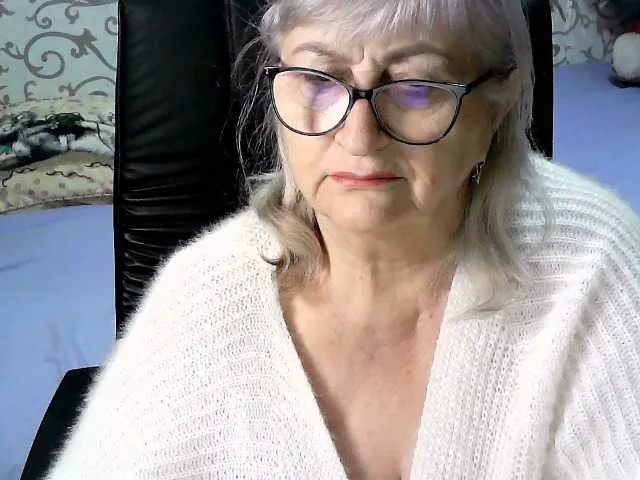 Live sex webcam photo for LolkaAlyss #290362657