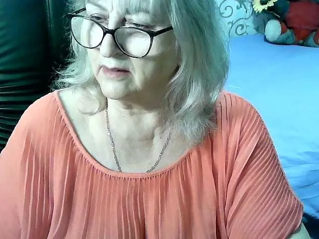 Live sex webcam photo for LolkaAlyss #290386301