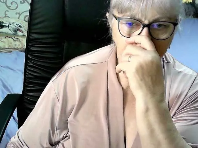 Live sex webcam photo for LolkaAlyss #290414816