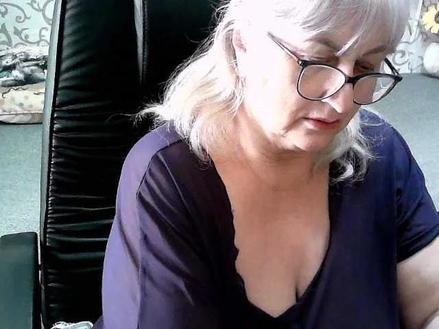 Live sex webcam photo for LolkaAlyss #290472793