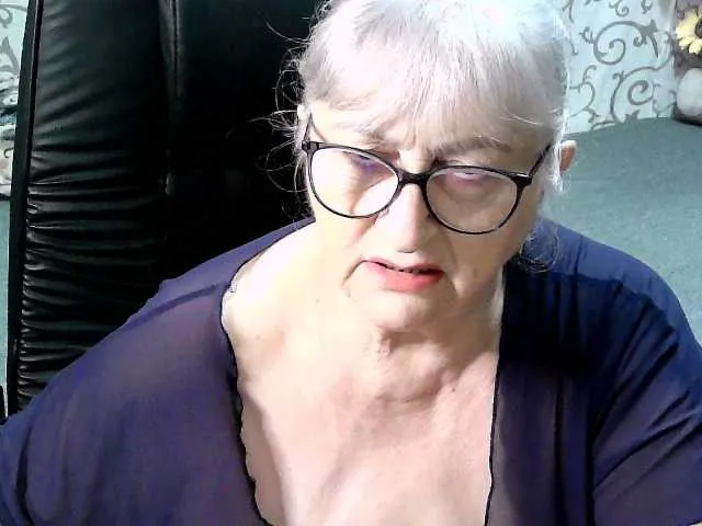 Live sex webcam photo for LolkaAlyss #290474783