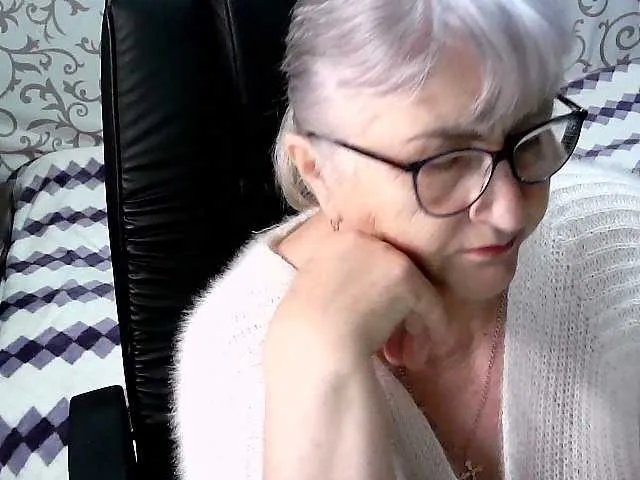 Live sex webcam photo for LolkaAlyss #290680936