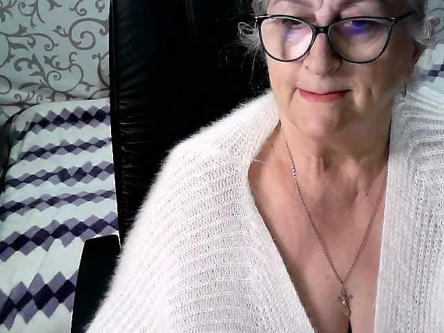 Live sex webcam photo for LolkaAlyss #290682692