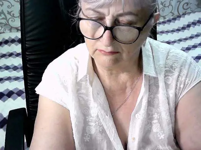 Live sex webcam photo for LolkaAlyss #290685801
