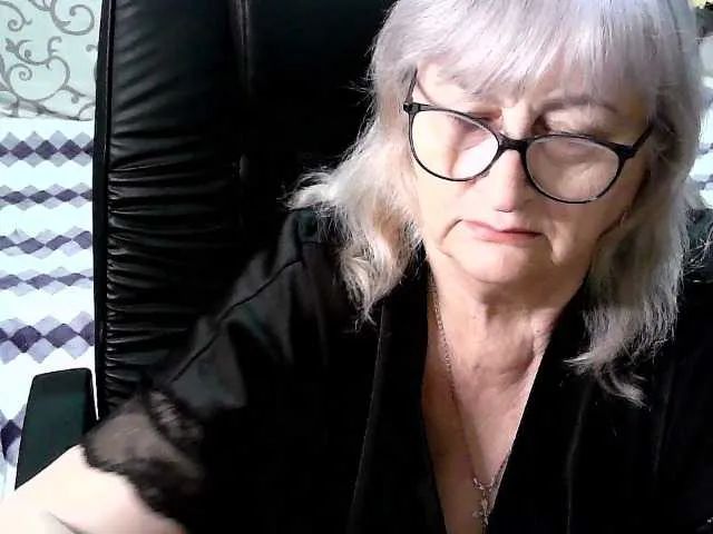 Live sex webcam photo for LolkaAlyss #290706608