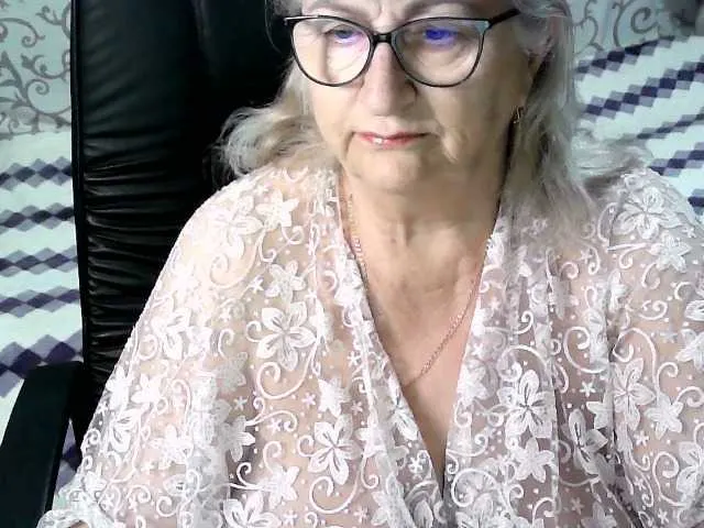 Live sex webcam photo for LolkaAlyss #290741254