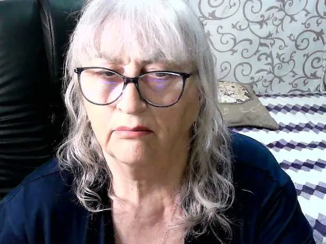 Live sex webcam photo for LolkaAlyss #291060401