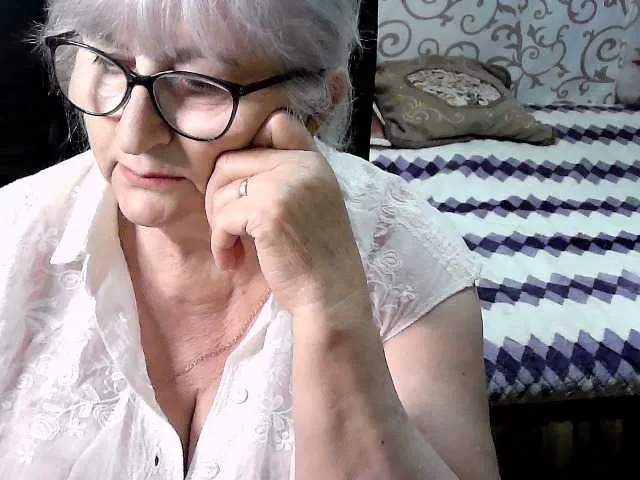 Live sex webcam photo for LolkaAlyss #291094414