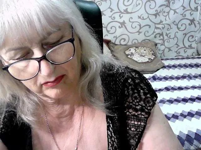 Live sex webcam photo for LolkaAlyss #291188564