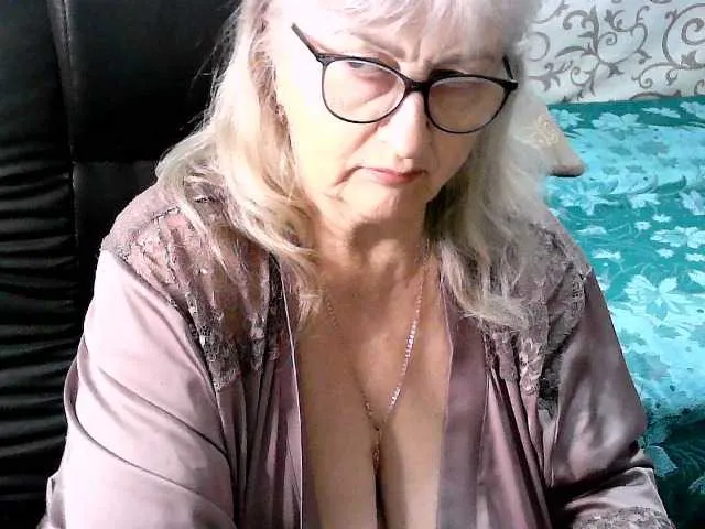 Live sex webcam photo for LolkaAlyss #291639923