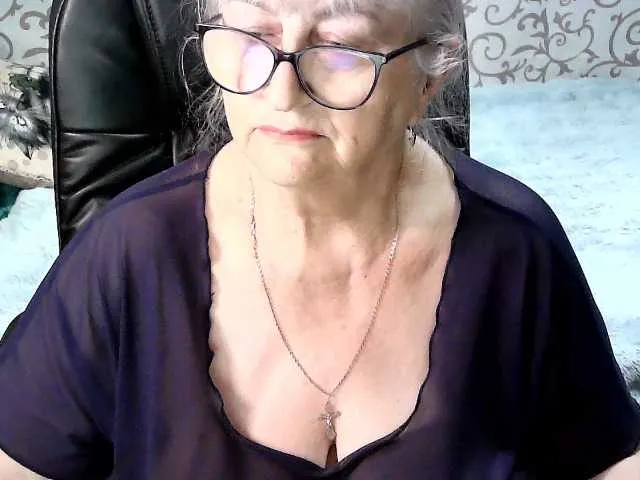 Live sex webcam photo for LolkaAlyss #292159112