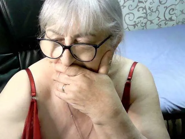 Live sex webcam photo for LolkaAlyss #292198384