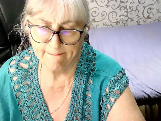 Live sex webcam photo for LolkaAlyss #292203769