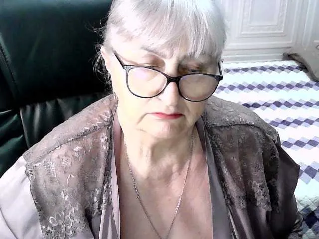 Live sex webcam photo for LolkaAlyss #292311445