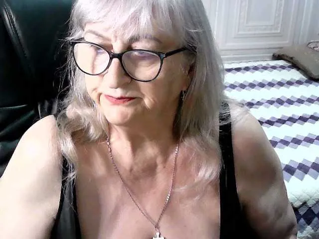 Live sex webcam photo for LolkaAlyss #292337964