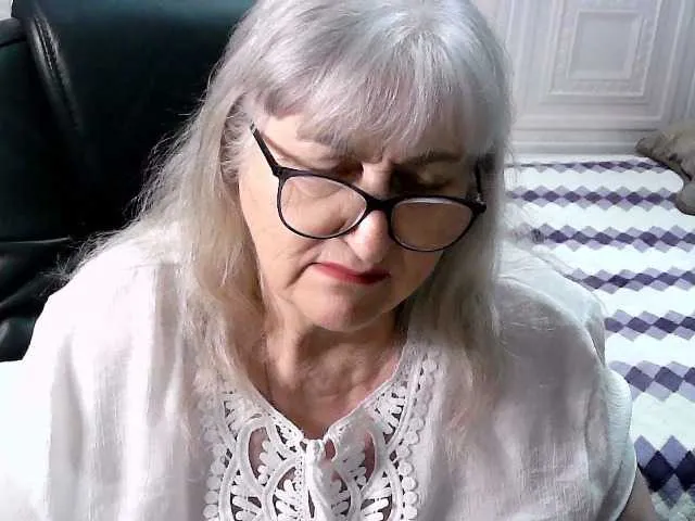 Live sex webcam photo for LolkaAlyss #292391527