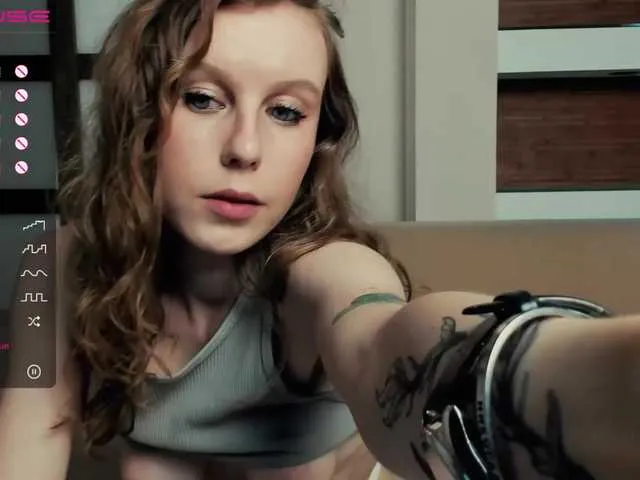 Live sex webcam photo for Lolla-molla #273459901