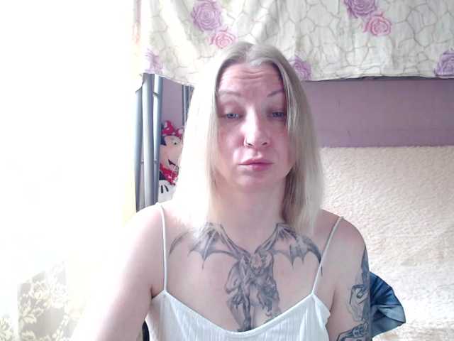 Live sex webcam photo for Lollifoxy #275541943