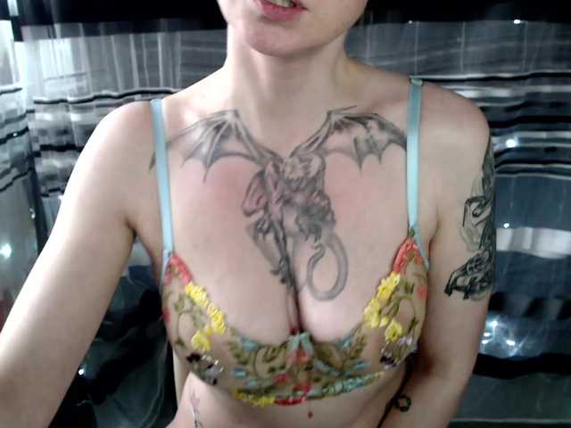 Live sex webcam photo for Lollifoxy #290473325