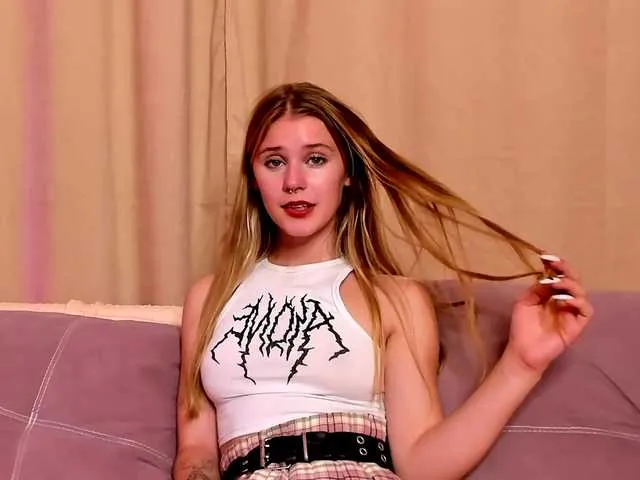 Live sex webcam photo for LollipopSpin #274667880