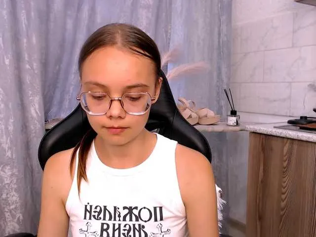 Live sex webcam photo for LollyPolly #291576226