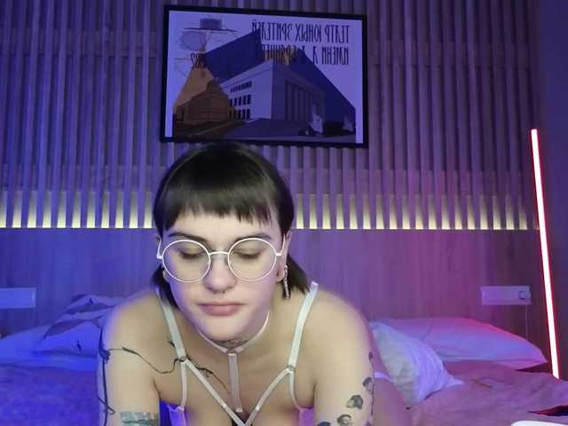 Live sex webcam photo for LolyMolly #276824691