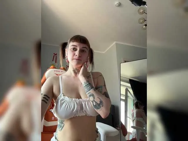 Live sex webcam photo for LolyMolly #291105242