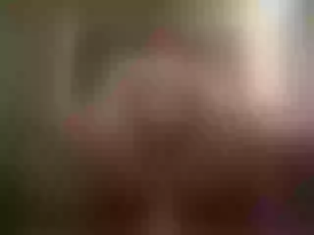 Live sex webcam photo for Lolypop19 #289663449