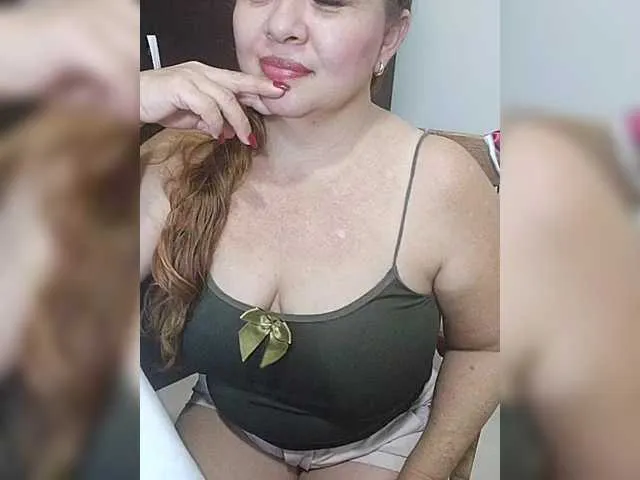 Live sex webcam photo for LolytaWOMAN #278270254