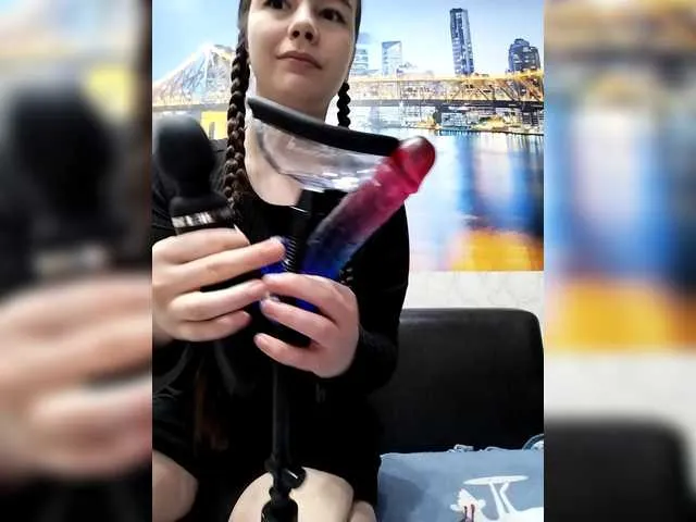 Live sex webcam photo for Lona-S #292577693