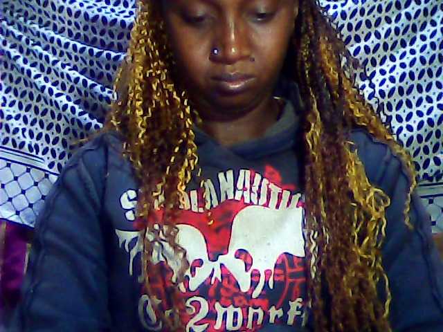 Live sex webcam photo for Loneyone2 #275555837