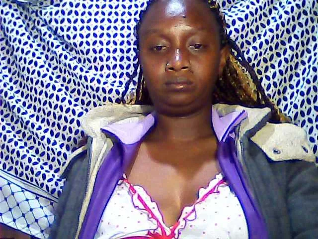 Live sex webcam photo for Loneyone2 #275561588