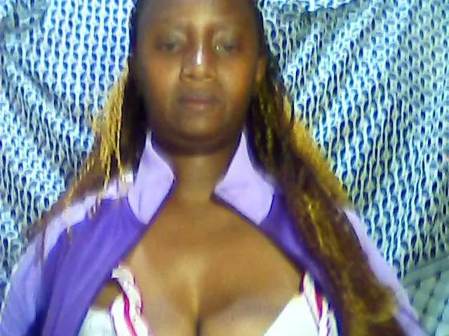 Live sex webcam photo for Loneyone2 #275563916