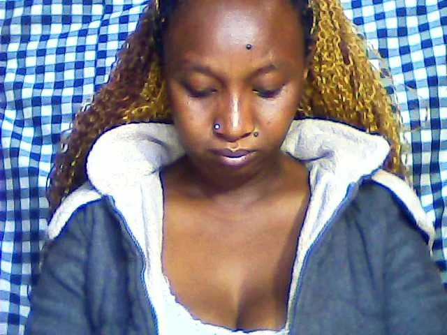 Live sex webcam photo for Loneyone2 #275635538