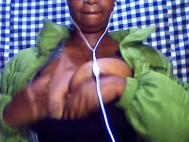 Live sex webcam photo for Loneyone2 #275718187