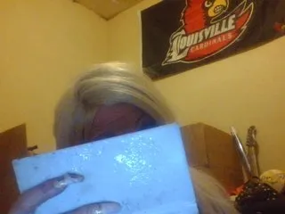 Live sex webcam photo for LonnieLove #179958227