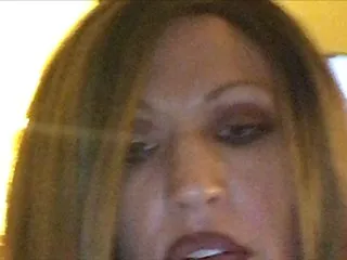 Live sex webcam photo for LonnieLove #227141177