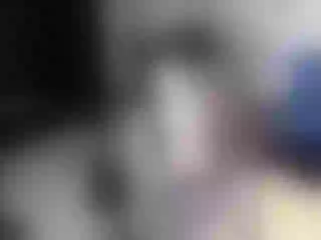 Live sex webcam photo for Lora-4 #292103394