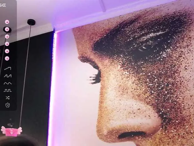 Live sex webcam photo for LoraDevine #277664939