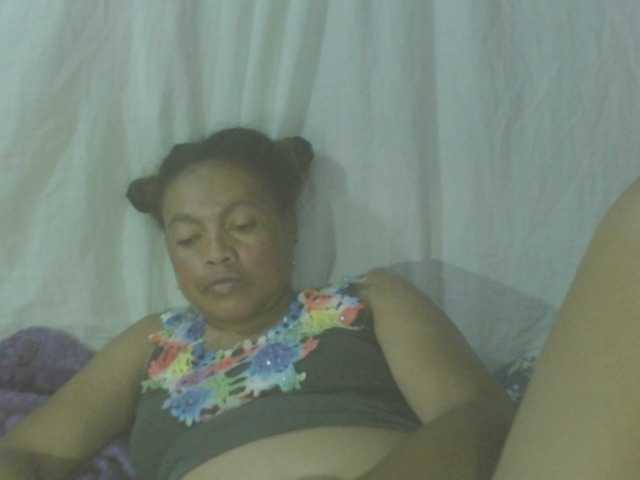 Live sex webcam photo for LorahXVane #292040647