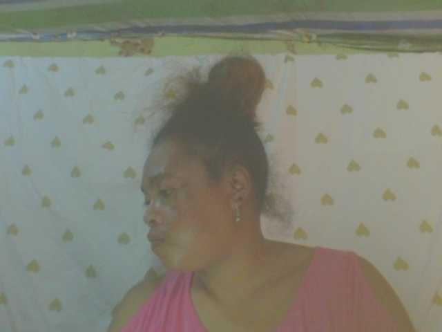 Live sex webcam photo for LorahXVane #292086420