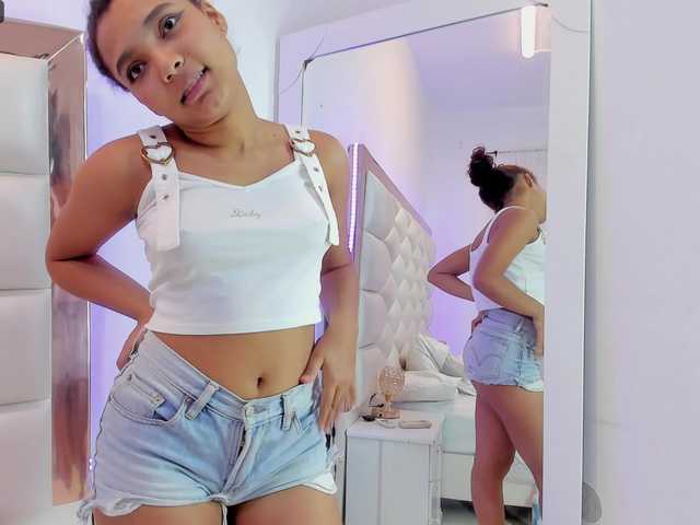 Live sex webcam photo for LoraineRios #276206063