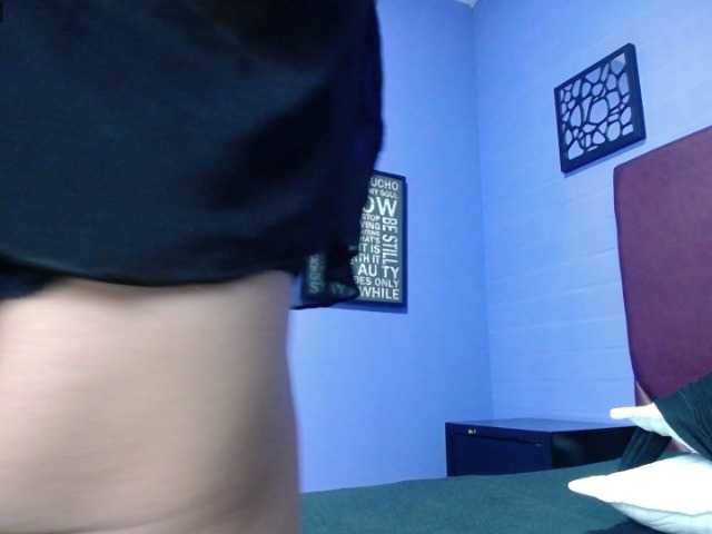 Live sex webcam photo for Lorainne-Love #276415358