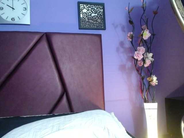 Live sex webcam photo for Lorainne-Love #276700763