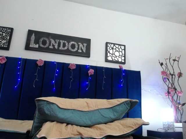 Live sex webcam photo for Lorainne-Love #277371753