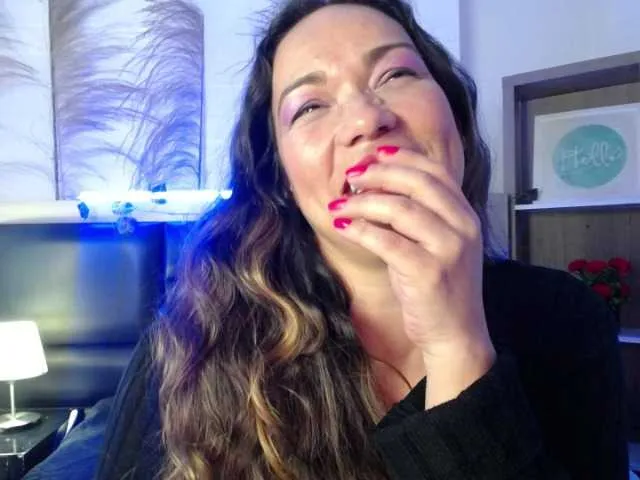 Live sex webcam photo for Lorainne-Love #279131294