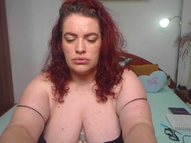 Live sex webcam photo for Loraynne #273799435