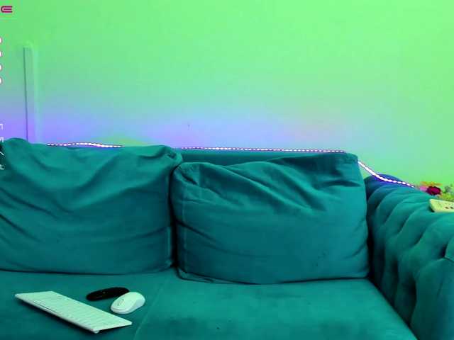 Live sex webcam photo for LorelaiKiss #275643238